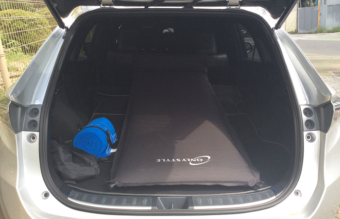 トヨタ ハリアー の後部座席や荷室容量はどう 車中泊についても Car Blog1176